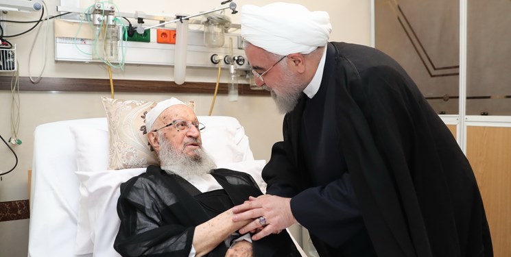 روحانی از آیت‌الله مکارم شیرازی عیادت کرد