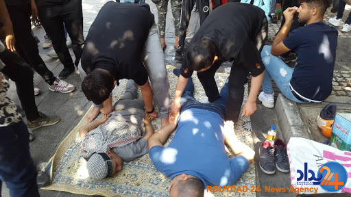 ماساژ صلواتی در مراسم پیاده&zwnj;روی جاماندگان اربعین حسینی(ع)