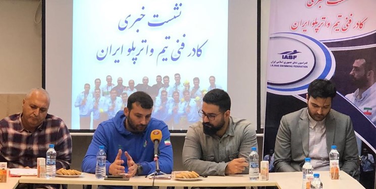 بهخاطر تیپ و قیافه، بازیکنی را انتخاب نمیکنم/ تحریمها مانع اجرای برنامههایم شد بهخاطر تیپ و قیافه، بازیکنی را انتخاب نمیکنم/ تحریمها مانع اجرای برنامههایم شد