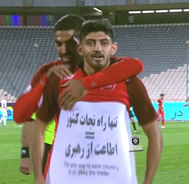 شعار جالب و هوشمندانه مهاجم پرسپولیس پس از گلزنی+عکس شعار جالب و هوشمندانه مهاجم پرسپولیس پس از گلزنی+عکس