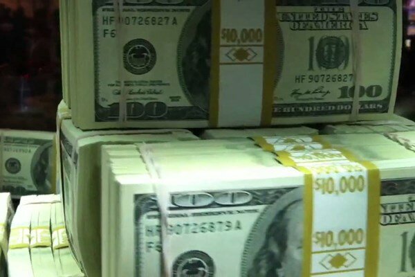 خرید کاغذ باطله به قیمت ۷هزار دلار در غرب تهران