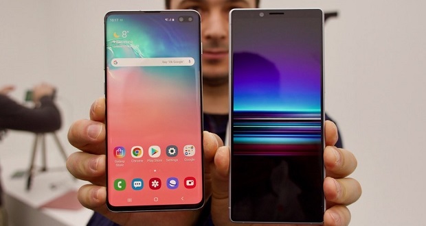 قفل صفحه گلکسی نوت s10 با تمام انگشتان باز می‌شود +فیلم