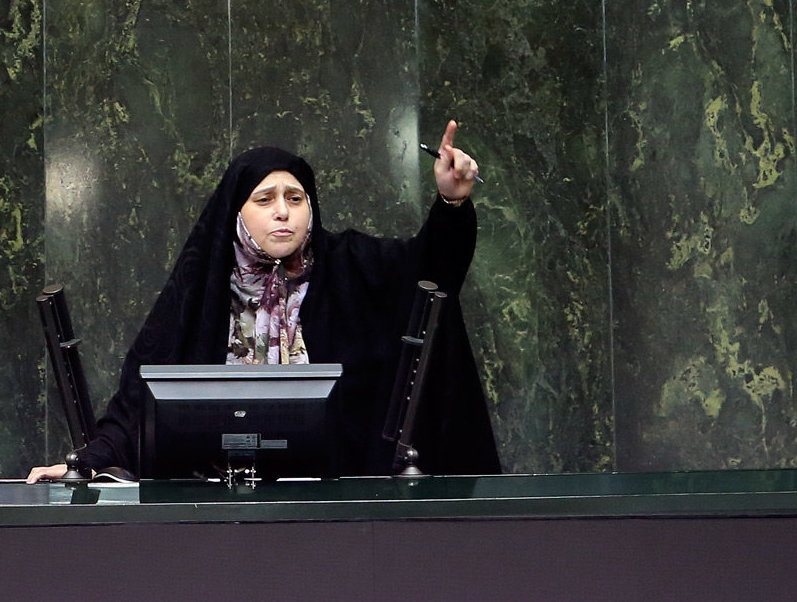 شکایت پروانه سلحشوری از زاهدی و موسوی لارگانی شکایت پروانه سلحشوری از زاهدی و موسوی لارگانی