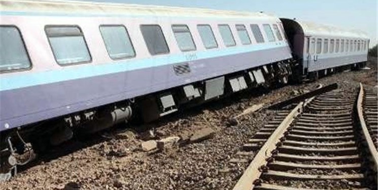 در حادثه خروج قطار تهران- زاهدان از ریل ۳ نفر جان باختند