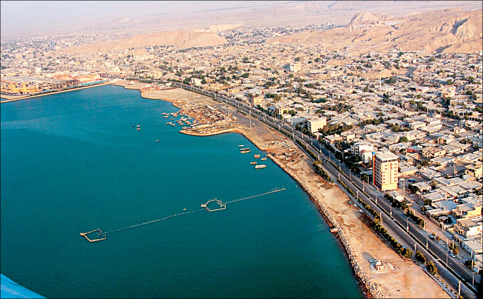 سفر ارزان به قشم در دستور کار است/ به دنبال تبدیل مسافر به گردشگر در منطقه آزاد قشم هستیم