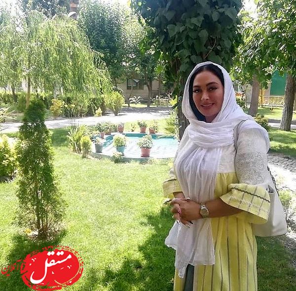 گشت وگذار الهام‌حمیدی در یکی از پارک‌های تهران + عکس