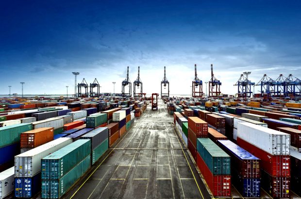 صادرات ۲۰۹ میلیون دلاری مناطق آزاد تا پایان مرداد/ بهبود فضای کسب&zwnj;وکار در این مناطق در دستور کار