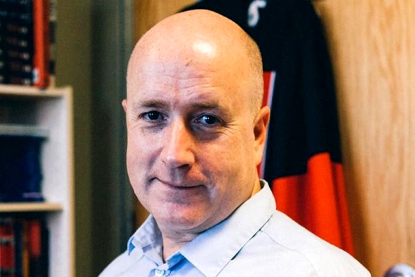 پیشنهاد ترامپ برای دیدار با رهبران ایران، برای خودنمایی بود/ ترامپ باید روابط خود را با سعودی‌ها محدود کند