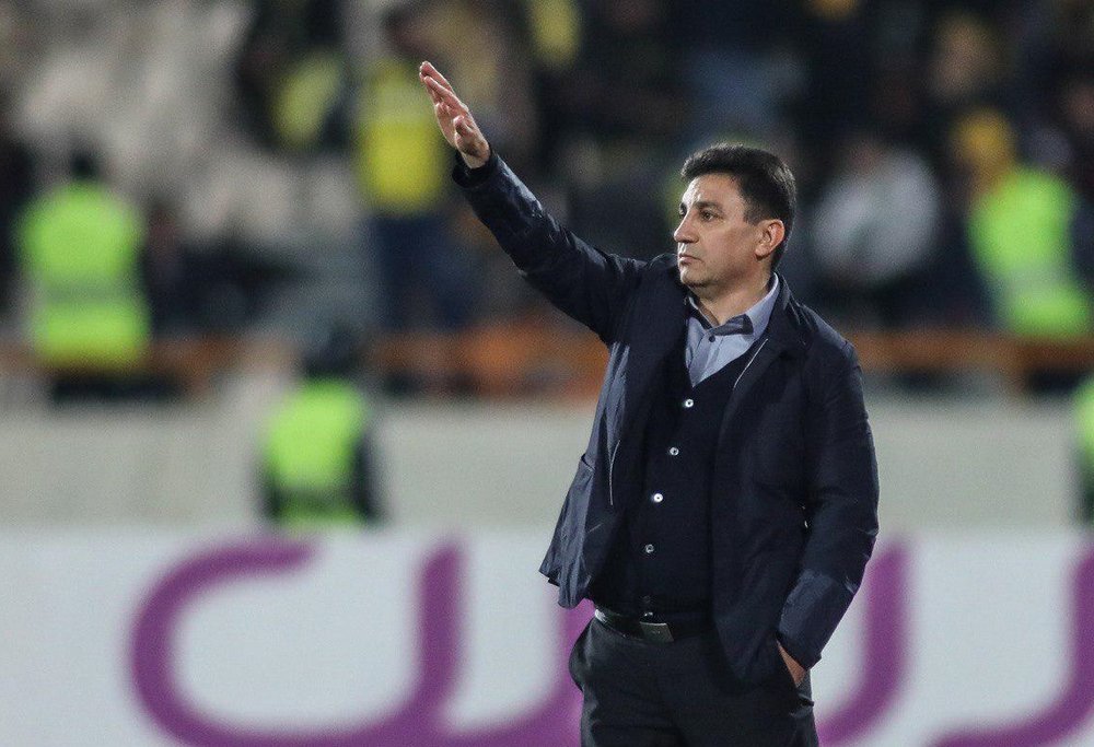 مردم را سیاه کرده‌اند/ اسطوره‌های مدعی، استقلال را تنها گذاشتند