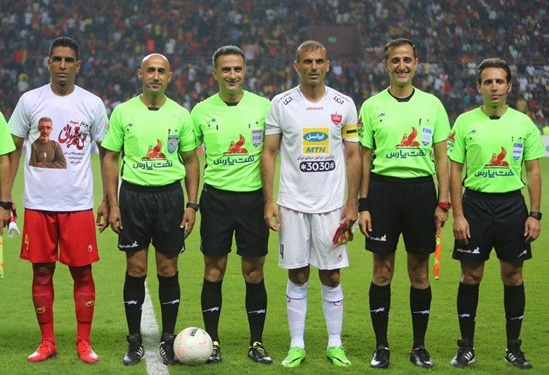 داور بازی پرسپولیس اشتباه تاثیرگذاری نداشت/ پرتاب لیزر و اشیا آزار دهنده بود