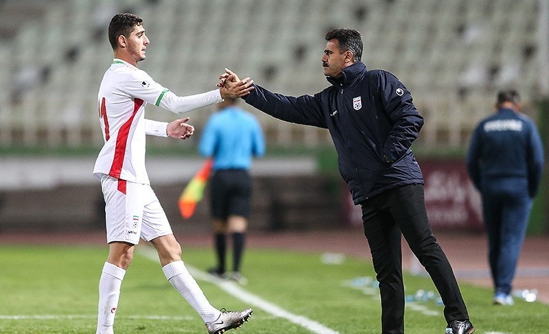 عدم پرداخت دستمزد مربیان تیم‌های پایه فوتبال، فوتسال، فوتبال ساحلی و بانوان/ مربیان داخلی هم تحریم هستند!