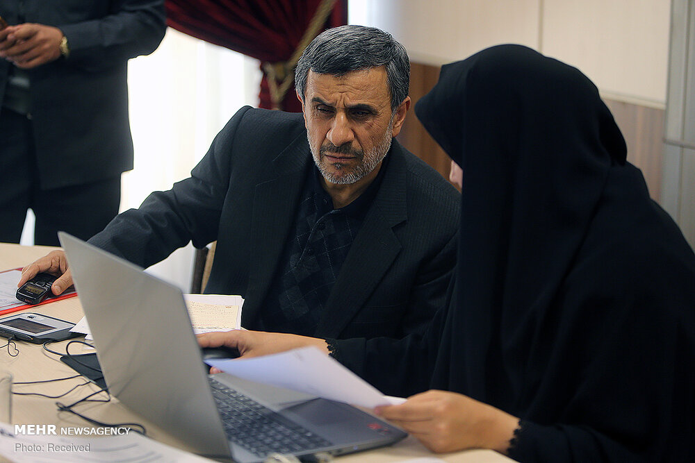 موبایل احمدی نژا