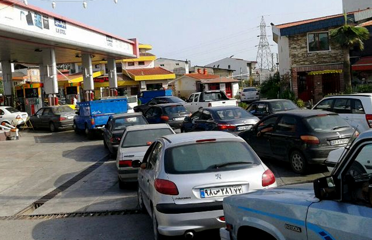 اعتراضات به گران شدن بنزین