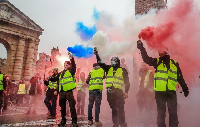 تجربه مشابه اعتراض به افزایش قیمت بنزین/ جهان چطور با اعتراض مردم مواجه می‌شود؟