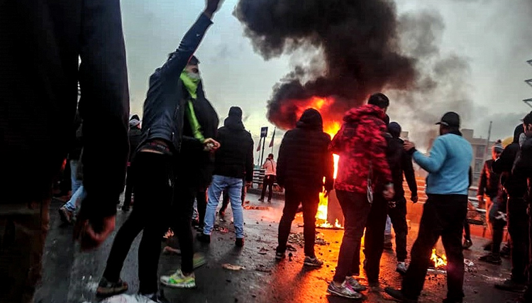 اعتراضات به افزایش قیمت بنزین اعتراضات به افزایش قیمت بنزین