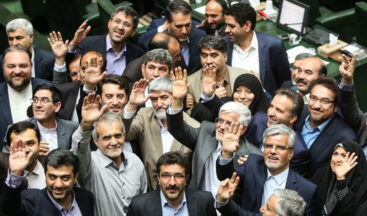 ۴ چالش پیش روی اصلاح‌طلبان تا انتخابات مجلس یازدهم/عارف سرلیست است؟