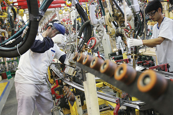 پازل پیچیده توقف تولید پراید و پژو ۴۰۵/ تولید خودروهای جایگزین پول میخواهد پازل پیچیده توقف تولید پراید و پژو ۴۰۵/ تولید خودروهای جایگزین پول میخواهد