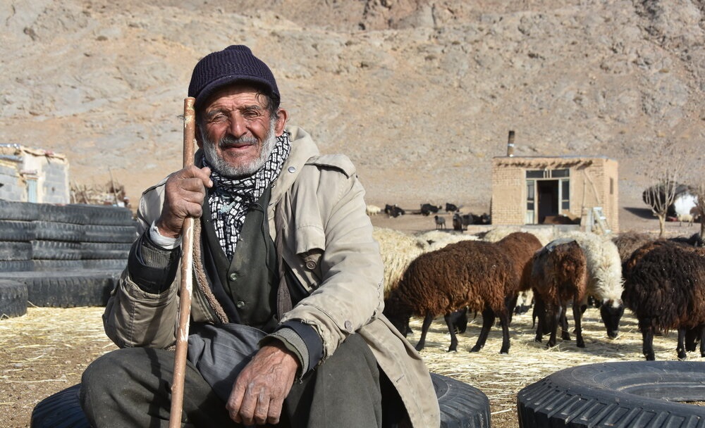 داستان عجیب پیرمرد ۸۰ ساله تنها در دل بیابان داستان عجیب پیرمرد ۸۰ ساله تنها در دل بیابان