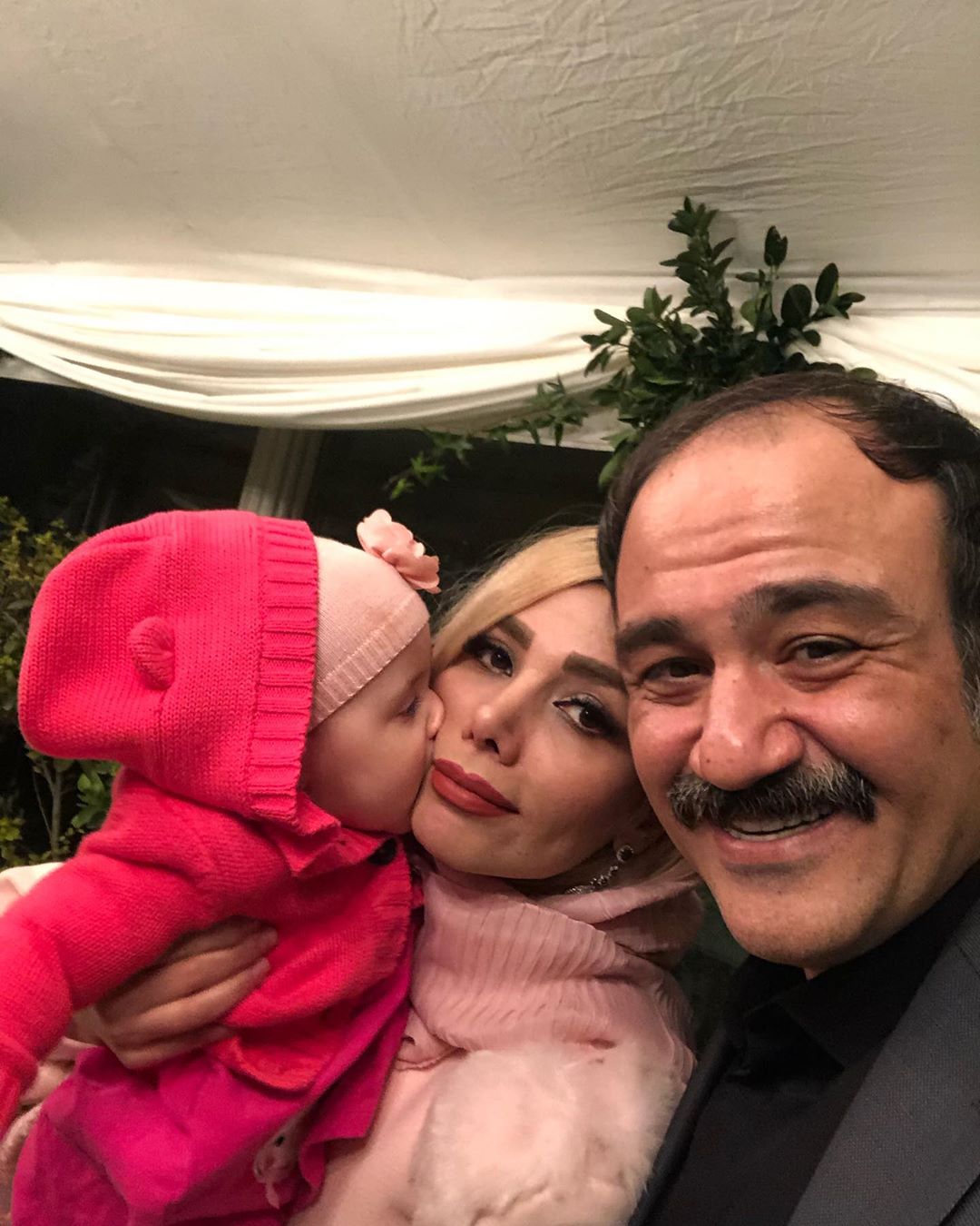 مهران غفوریان با همسر و دخترش +عکس