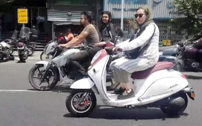 موتور سواری زنان