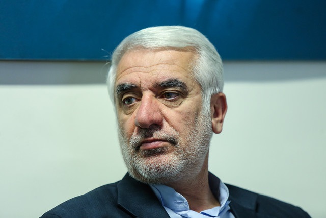 شکایت وزارت اطلاعات از صادقی بخاطر افشای  مطالب طبقه‌بندی شده ترور دانشمندان هسته‌ای