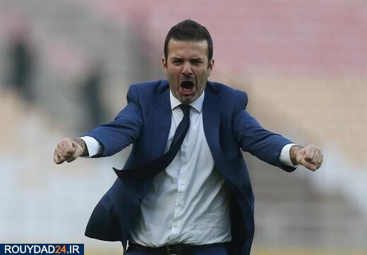 استراماچونی در سفارت ایران چکش را تحویل گرفت