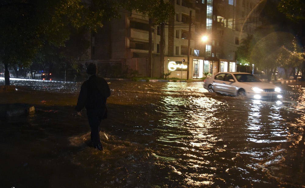 آخرین اخبار از اهواز/ مرگ چهار بیمار زن در بیمارستان امام اهواز بخاطر آبگرفتگی و قطع برق