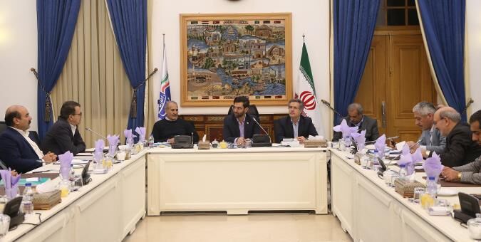 آذری‌جهرمی: همه روستا‌ها تا پایان دولت به شبکه ارتباطی متصل می‌شوند