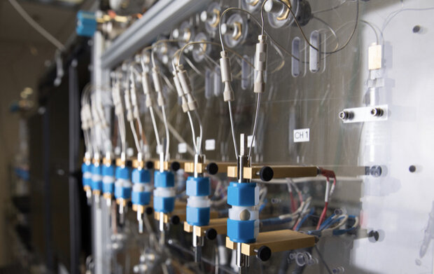 باتری برقی که از آب دریا ساخته می‌شود