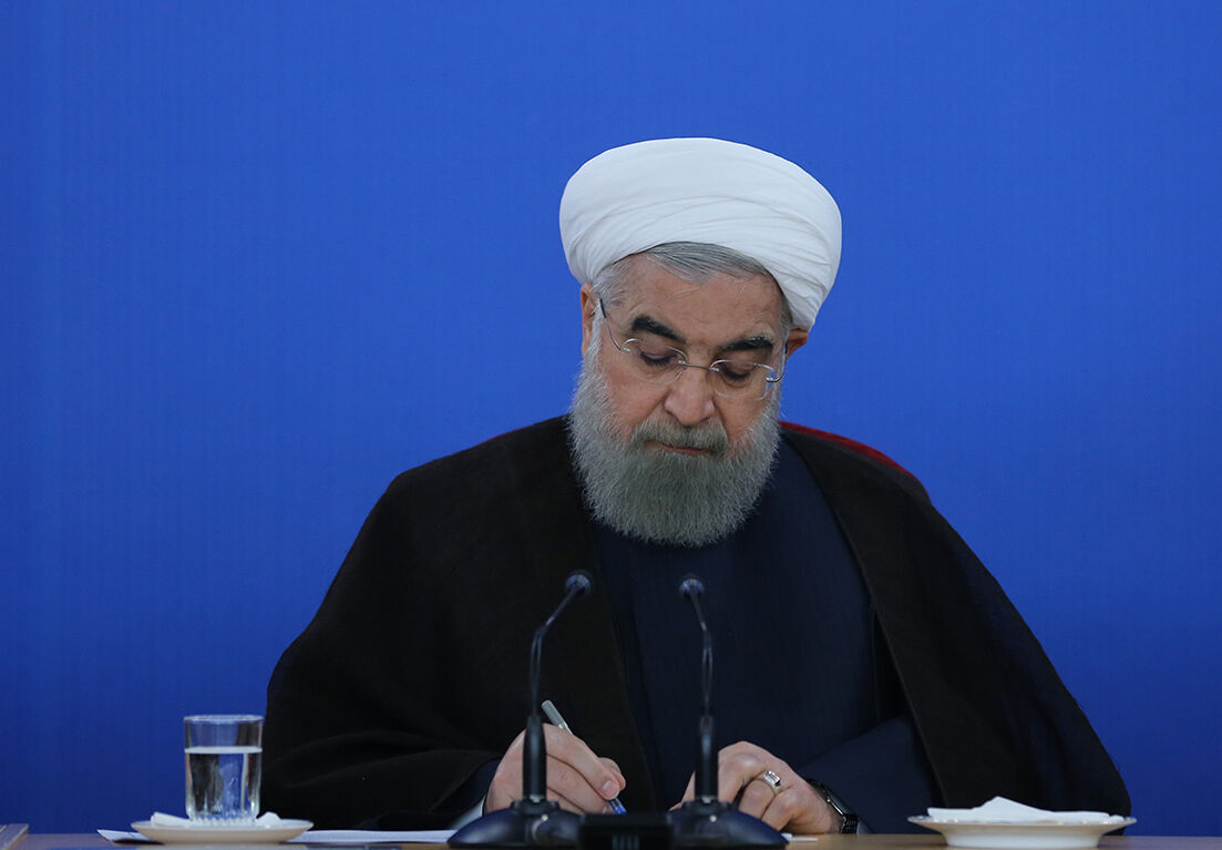 روحانی لایحه اصلاح قانون صدور چک را به مجلس فرستاد.