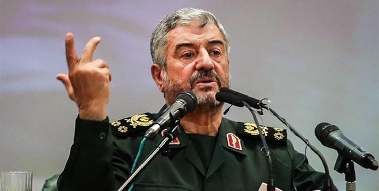 مسببین بی‌تدبیری بنزینی محاکمه شوند