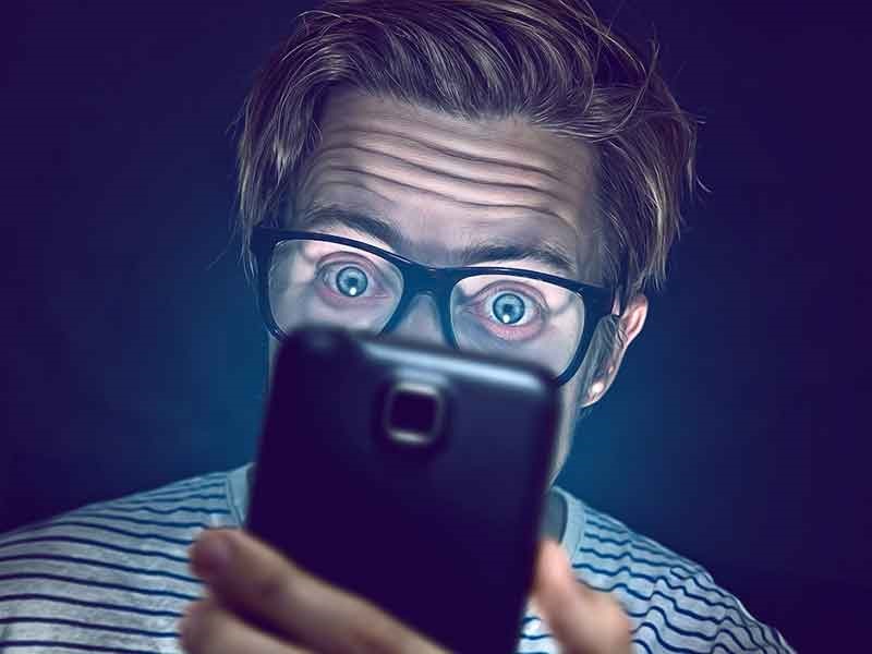 مضررات استفاده زیاد از گوشی همراه