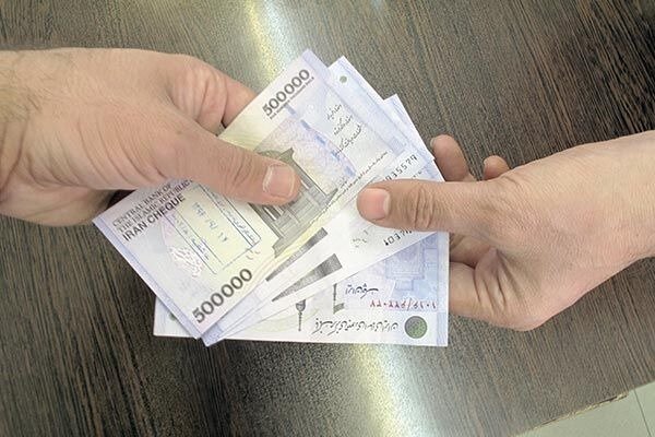 هزینه پرداخت حقوق در سال جاری چقدر است؟