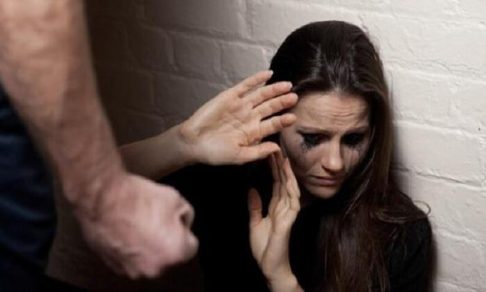 مرد نقاش از ترس ویروس کرونا زنش را کشت و خودش را دار زد ویروس کرونا