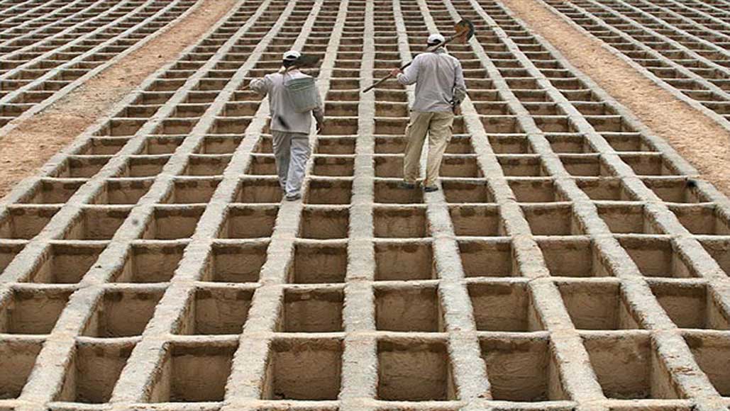 خاکسپاری قربانیان ویروس کرونا در بهشت زهرا