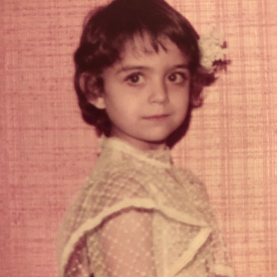 عکس‌هایی بامزه از دوران کودکی خانم بازیگر