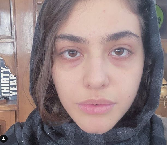 پاسخ ریحانه