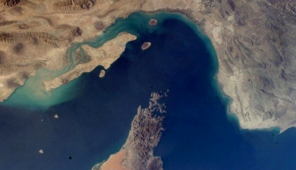 توقیف نفتکش چینی درتنگه هرمز