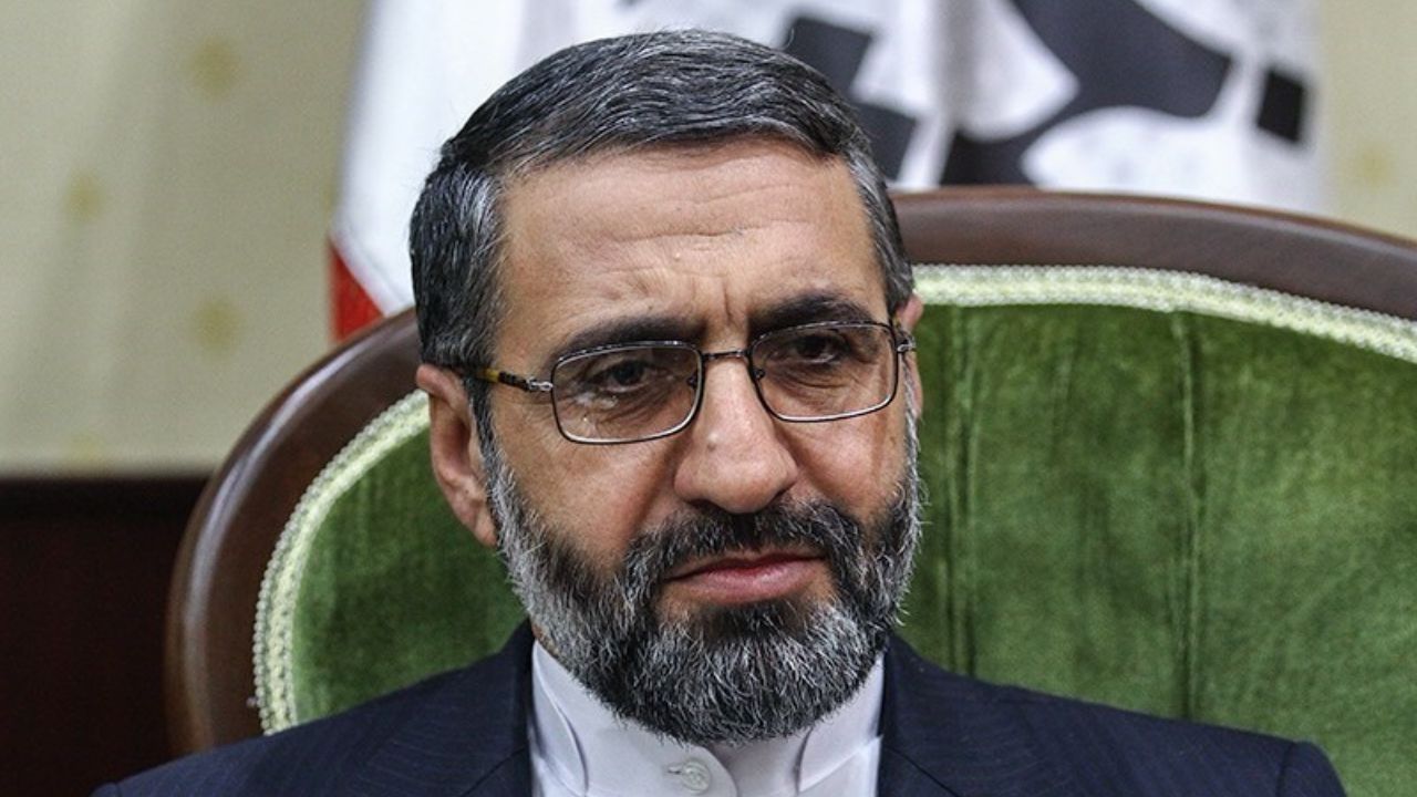 حسین فریدون