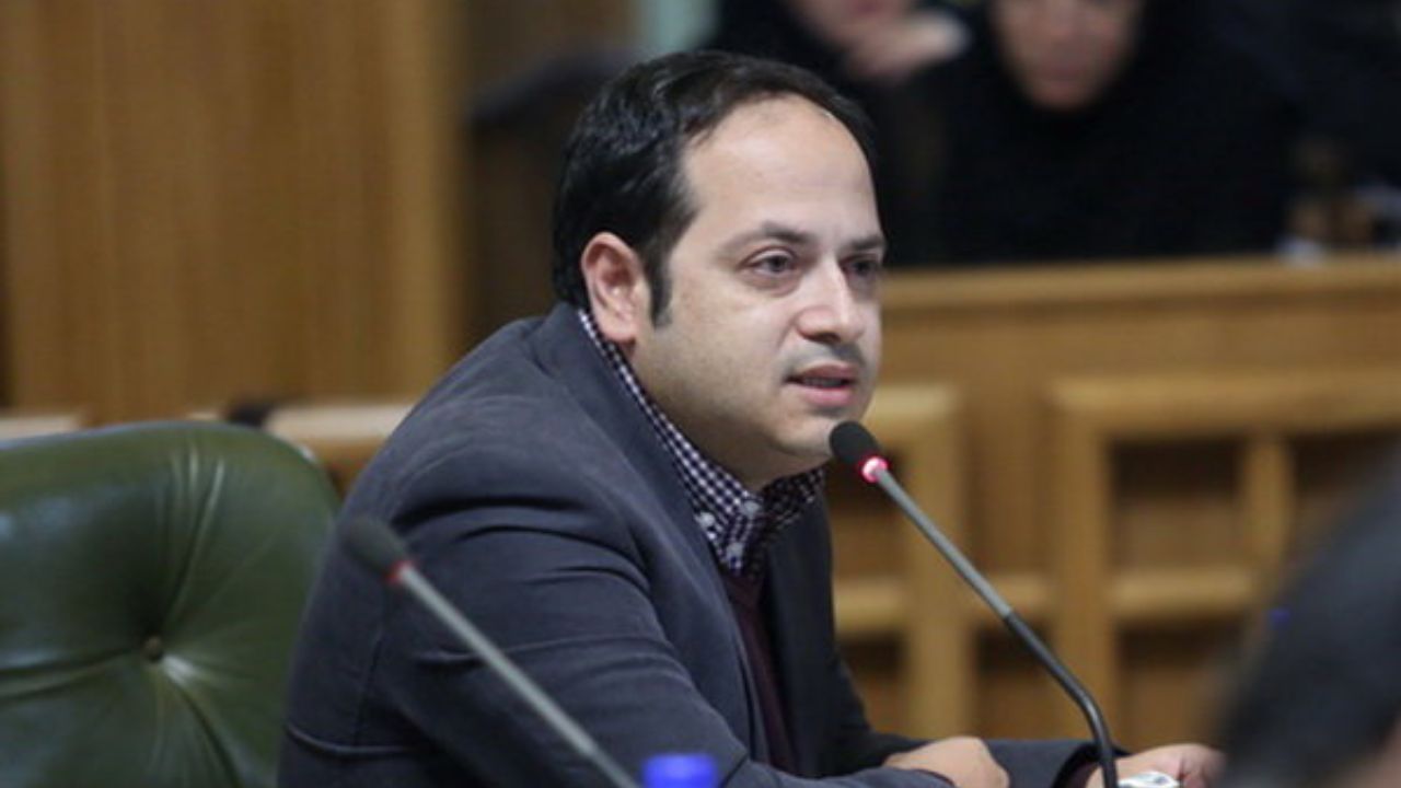 هشدار آرش حسینی میلانی نسبت به افزایش آلودگی هوا/ دولت با پیشنهاد استاندار برای تعطیلی شهر موافقت کند