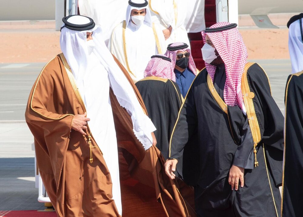 امیر قطر با استقبال بن سلمان وارد عربستان شد
