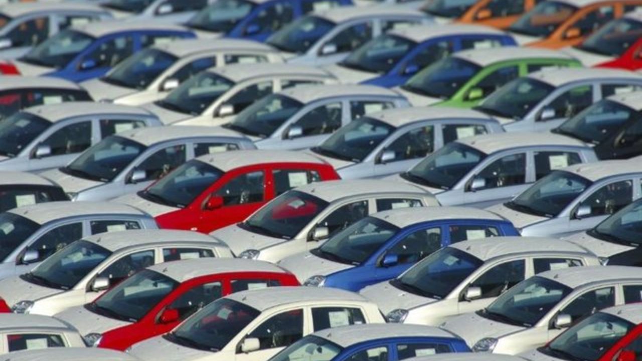 بازار خودرو متعادل میشود؟ بازار خودرو متعادل میشود؟