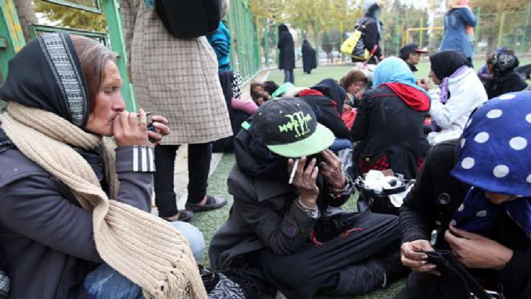 زنان کارتن خواب