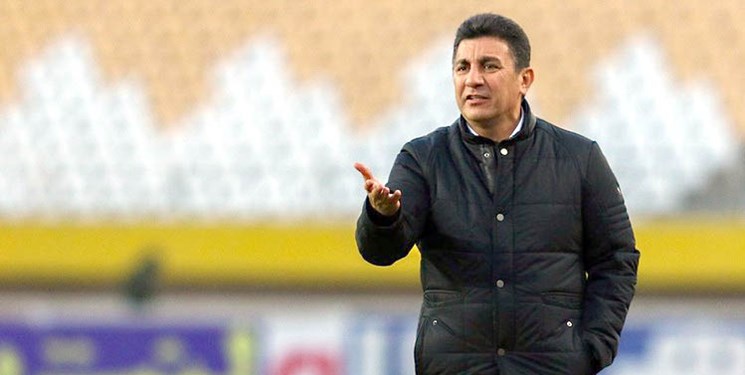 جدال امیر قلعه‌نویی سرمربی استقلال