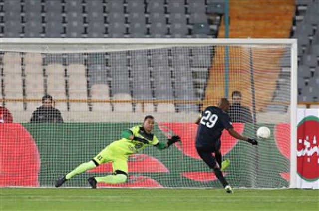 عذرخواهی داور از پرسپولیس به خاطر پنالتی اشتباهی پرسپولیس