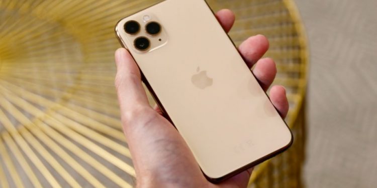 لغو رجیستری ۳۴۰۰ گوشی / ۶۰ درصد مسافران استانبول آیفون ۱۲ میآورند لغو رجیستری گوشی