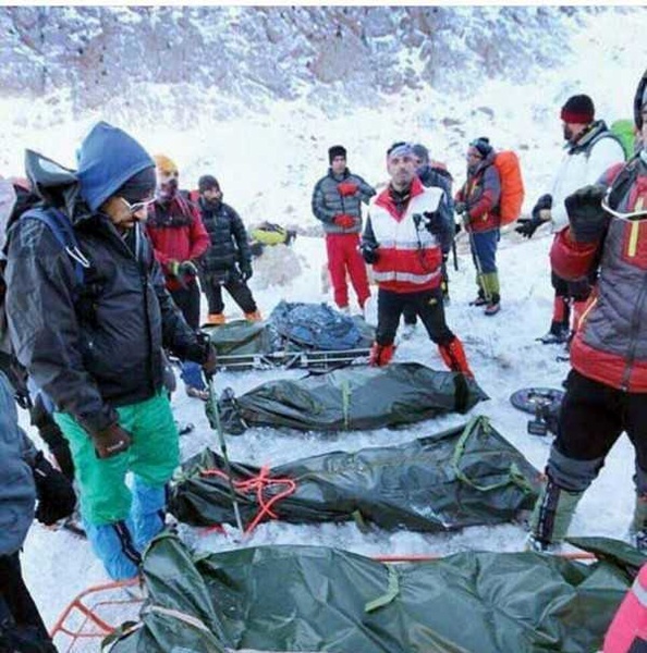 ال پیکر ۱۲ جانباخته حادثه سقوط بهمن در ارتفاعات تهران به پزشکی‌قانونی