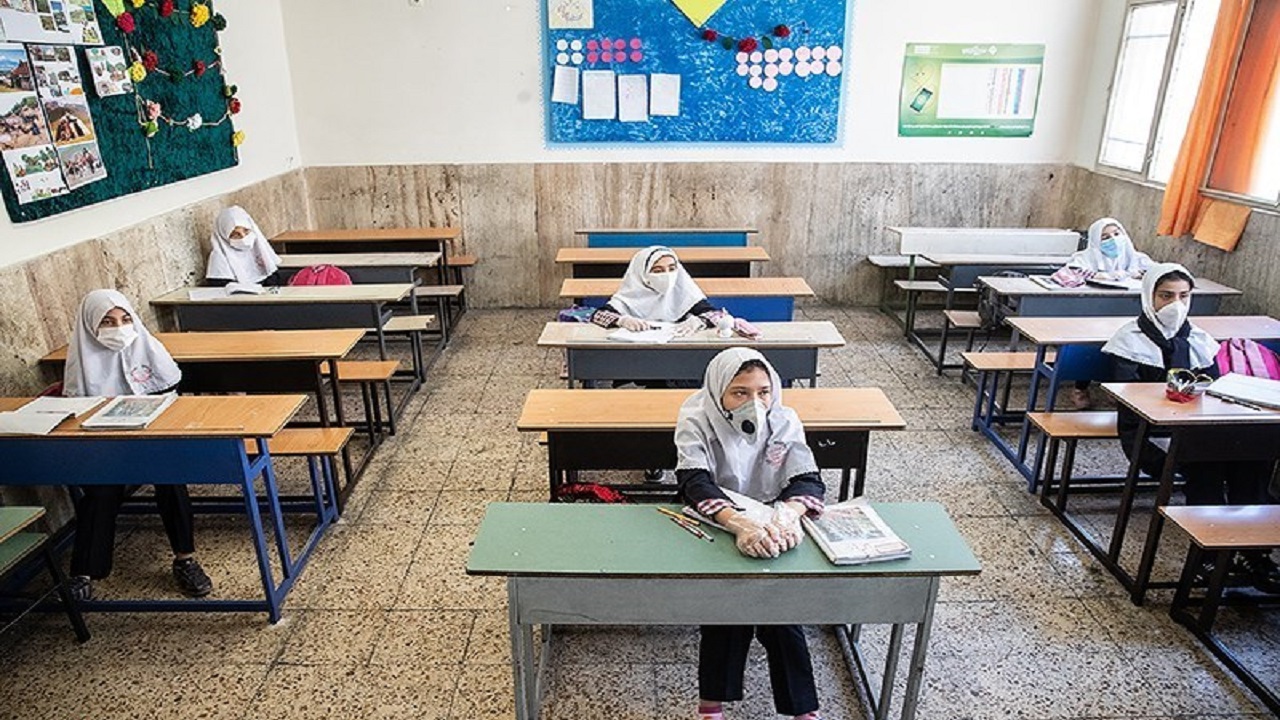 حضور دانش&zwnj;آموزان در مدارس اجباری است؟