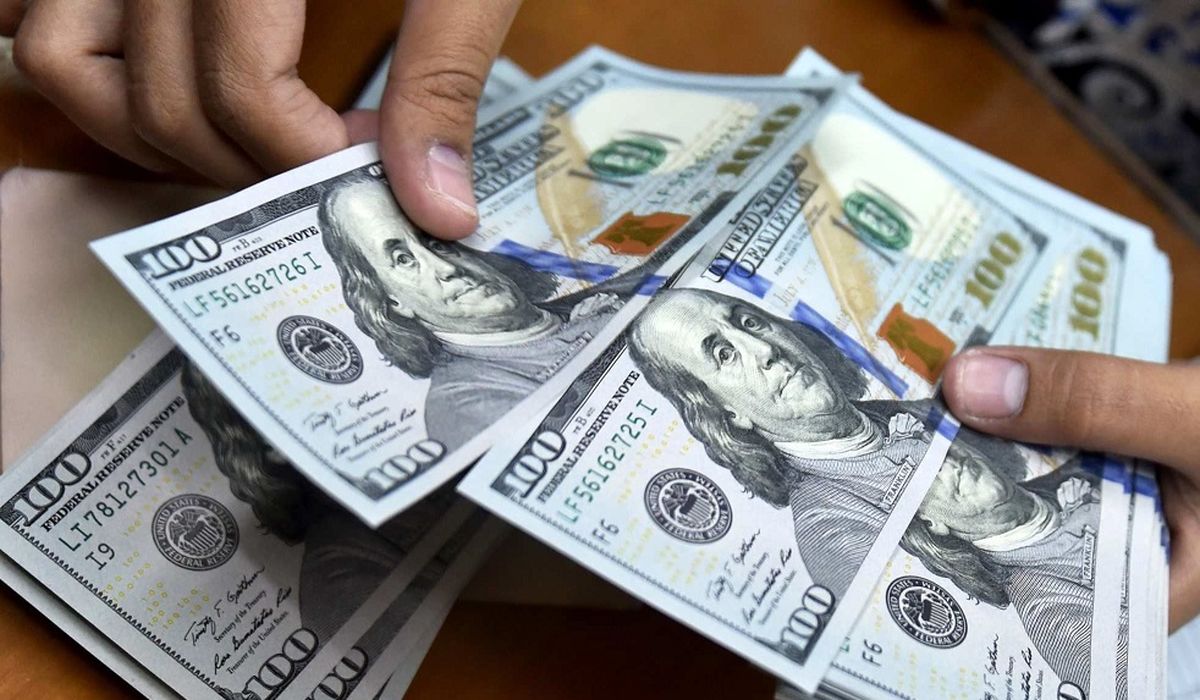 دلار دههی اول بهمن را با چه نرخی پایان داد؟ قیمت دلار