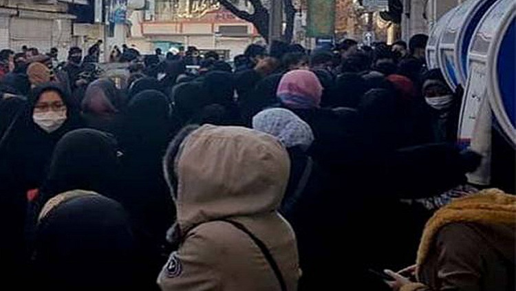 مسدود شدن کارت بانکی مهاجرین افغان